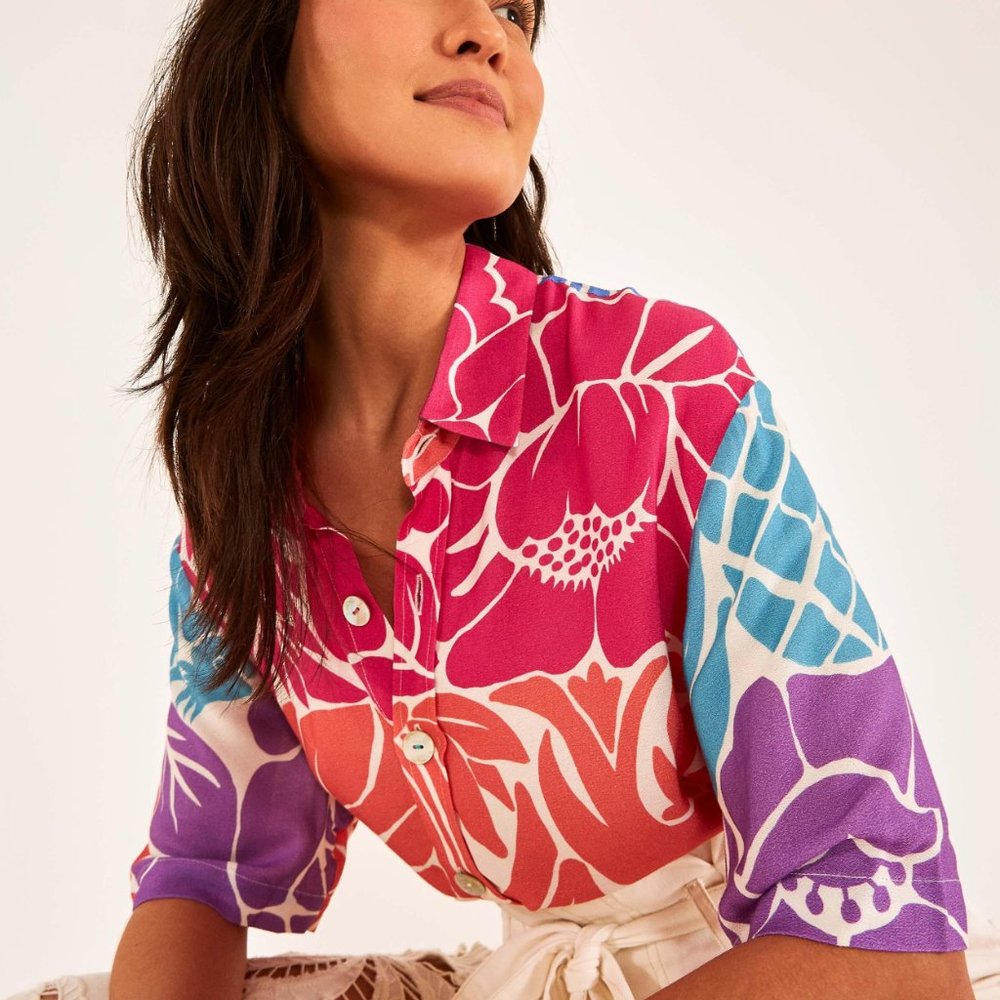 Brand NEW - FARM Rio Tropical Graphic Unisex Shirt, Size L